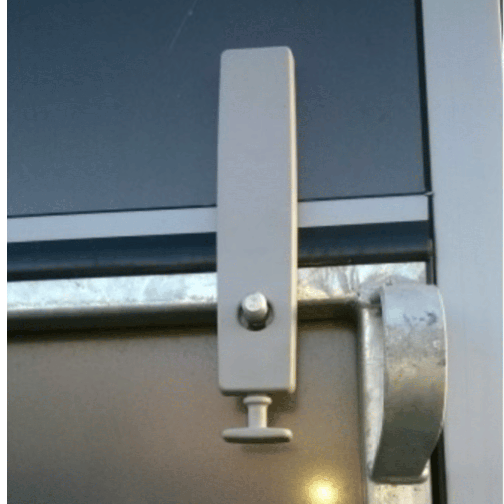 Top Door Retainer Latch Assembly